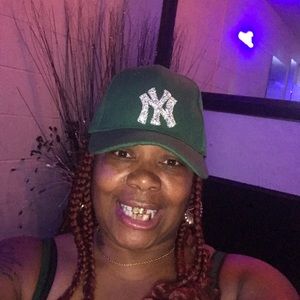 Meet your Posher, Casandra